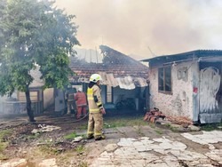 Rumah di Daan Mogot Pesing Jakbar Kebakaran, 13 Mobil Damkar ke TKP