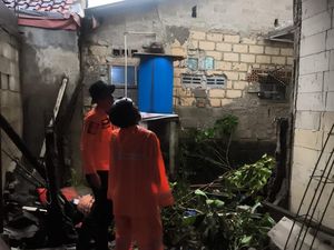 Tanggul di Sukaraja Bogor Jebol, 3 Rumah Rusak Diterjang Banjir