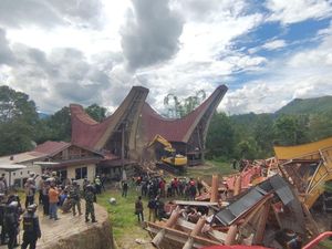 Eksekusi Tongkonan Kapun di Tana Toraja Ricuh, 2 Orang Diamankan
