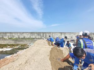 Video: Sempat Bocor, Tanggul di Kawasan Pelindo Muara Baru Sudah Ditambal