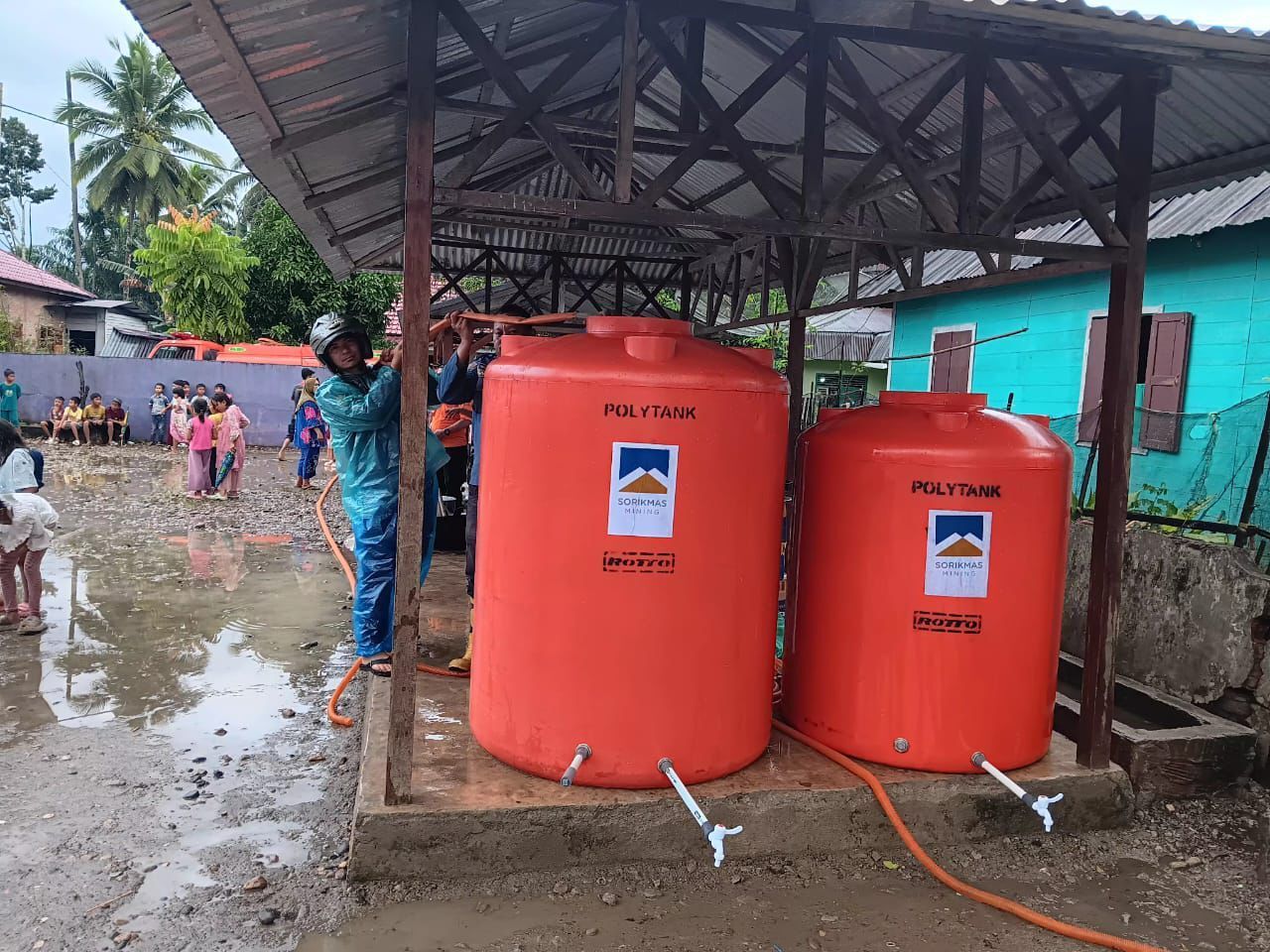 Air Bersih untuk Warga Terdampak Banjir Siklon Tropis Senyar di Mandailing Natal
