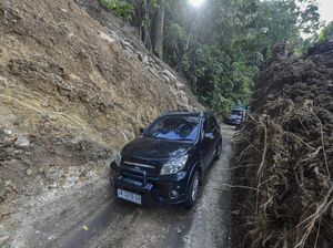 Akses Darat Agam-Bukittinggi via Kelok 44 Mulai Normal