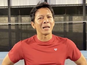 Ariel NOAH Fun Main Padel Duet Bareng Wulan Guritno, Meski Kaki Cedera