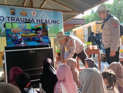 Bioskop Polda Riau Kembalikan Tawa Anak-anak Korban Bencana Agam