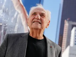 Mengenang Frank Gehry Lewat Karya Arsitekturnya yang Legendaris