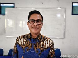Dedikasi Pendidikan Demokrasi Mamat Rachmat Berbuah detikJabar Awards 2025