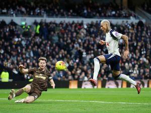 Babak I: Tottenham Memimpin 2-0 atas Brentford