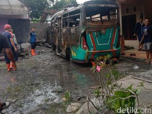 Ludes 2 Minibus Warga Kulon Progo Akibat Kebakaran