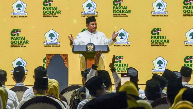Presiden Prabowo hadiri puncak HUT ke-61 Partai Golkar Presiden Prabowo Subianto menyampaikan sambutan dalam peringatan puncak HUT ke-61 Partai Golkar di Jakarta, Jumat (5/12/2025). Puncak HUT Partai Golkar tersebut mengusung tema