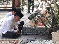 Gus Yahya Datangi Ponpes Tebuireng, Siap Jawab Pertanyaan Kiai Sepuh NU