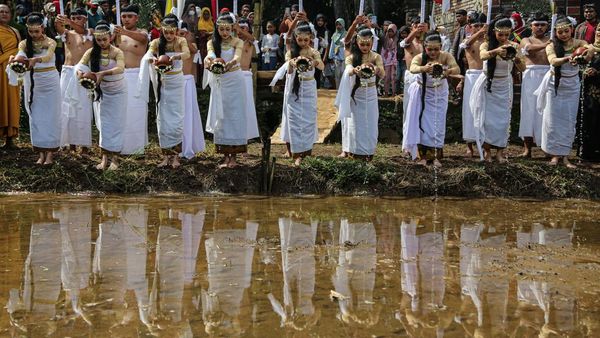 Budaya dan Alam Menyatu dalam Nyadran Sendang Gede di Desa Kandri