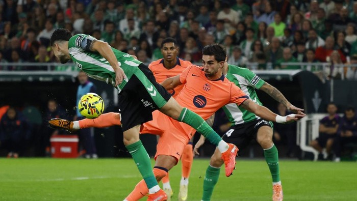 Soccer Football - LaLiga - Real Betis v FC Barcelona - Estadio Benito Villamarin, Seville, Spain - December 6, 2025 FC Barcelona's Ferran Torres scores their second goal REUTERS/Marcelo Del Pozo