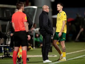 Tekel Horor Justin Hubner Lawan Ajax Berujung Kartu Merah