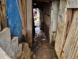 Banjir di Kampung Melayu Jaktim Surut, Warga Ngeluh Sepekan Banjir Terus