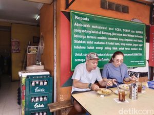 Pelukan Sunyi Tagor Lubis Bantu Mahasiswa Terdampak Bencana Sumatera