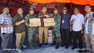 Kemenbud Salurkan Bantuan Logistik untuk Korban Bencana Tapanuli Utara