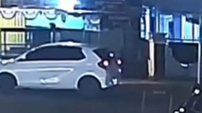 Mobil mundur di Ketapang