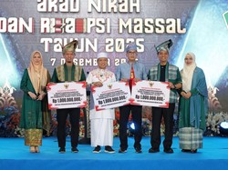 Walkot Pekanbaru Serahkan Bantuan Rp 3 M untuk Korban Bencana Sumatera