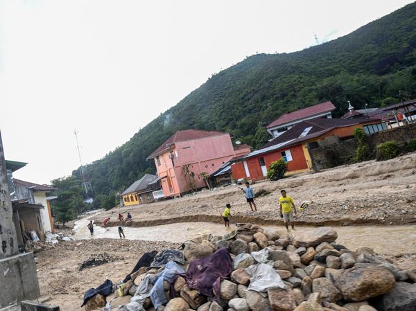Penampakan Sungai Aek Godang Mengalami Pendangkalan Usai Longsor