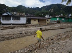 Dampak Bencana Sumatera: Desa Nyaris Lenyap, Sungai Bak Daratan