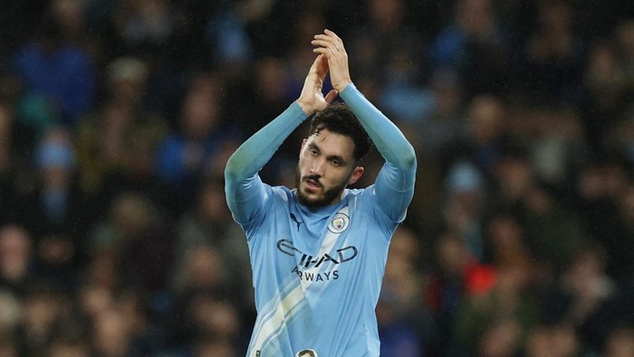 Guardiola Tak Suka Aksi Rabona Cherki, Bawa-bawa Messi