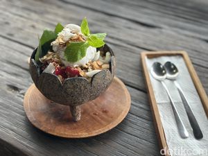 Cari yang Segar di Ubud? Cobain Yuk Es Krim Kelapa dari Tukies Coconut Shop