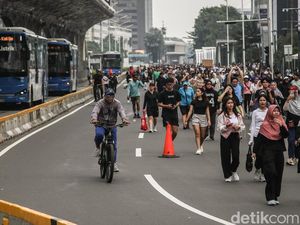Semangat Warga Olahraga di CFD Jakarta
