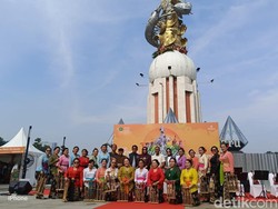 Wabup Mimik Buka Jayandaru Sunrise Jazz Festival 2025, Dorong Ekonomi Kreatif