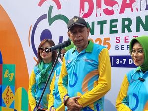 Video: Wamensos Agus Jabo Antre BBM 5 Jam saat Tinjau Bencana di Sumatera