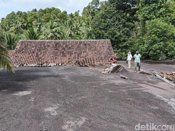 Potret Belasan Rumah di Lumajang Tenggelam oleh Banjir Lahar Dingin Semeru