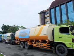 Bantuan Polda Riau ke Agam Tak Putus, Kini Kirim 30 Tangki Air