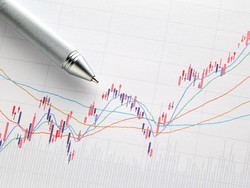 IHSG Bergerak Tipis, VKTR Menang Tender, dan AMRT Siap Untuk Buyback