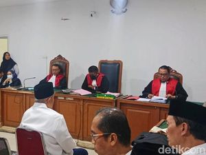 Hakim Tolak Eksepsi Alex Noerdin di Kasus Dugaan Korupsi Pasar Cinde