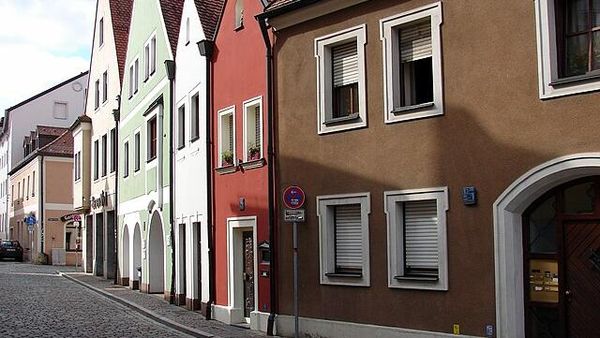 Hotel Terkecil di Dunia Ini Cuma Muat buat 2 Orang, tapi Fasilitasnya Lengkap!