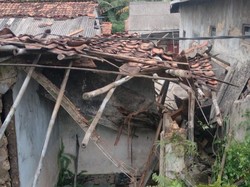 2 Rumah di Bogor Rusak Diterjang Angin Kencang, 4 Orang Mengungsi