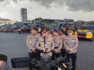 Polri Kirim Alat Pembersih Air-Bantu Distribusi BBM ke Area Bencana Sumatera