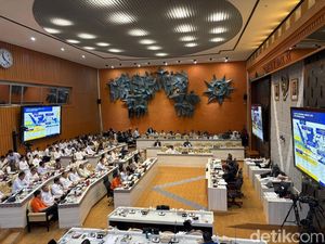 DPR Minta Tarif Tol Tak Naik Jelang Nataru