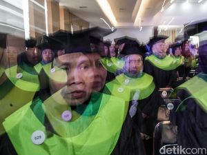 Lepas dari Bansos, 133 Keluarga Jakarta Diwisuda Jadi Keluarga Berdaya