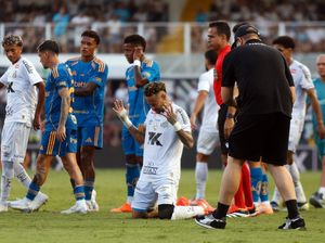 Neymar Akhirnya Selamatkan Santos