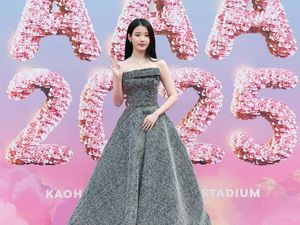 Adu Gaya Artis Wanita di Asia Artist Awards 2025, IU Borong Enam Piala