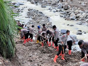 Polda Riau Buka Akses Desa di Agam yang Terputus Imbas Galodo