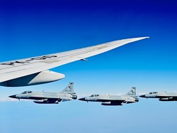 6 Jet Tempur Pakistan Kawal Kedatangan Prabowo di Islamabad