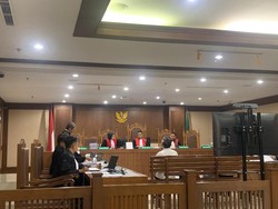 Penyuap Klaim Rp 2,5 M ke Eks Dirut Inhutani V Hadiah Teman, Minta Vonis Ringan