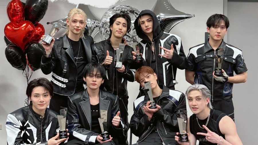 Video Para Peraih Daesang Asia Artist Awards 2025: IU-Stray Kids