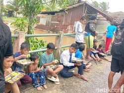 200 MBG Dibagikan ke Warga Terdampak Banjir di Desa Rengas Kapuas