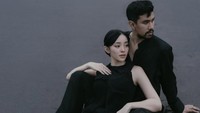 Gak Mewah, Ini Momen Amanda Zahra Prewedding dengan Adli di Pantai Tabanan