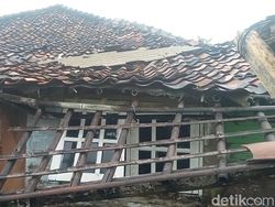 Angin Puting Beliung Rusak Puluhan Rumah Warga di Pantura Subang
