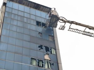 Korban Kebakaran Gedung di Jakpus Capai 17 Orang, Lantai Per Lantai Dicek