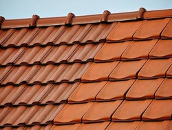 Harga Genteng Keramik Terbaru 2025 Lengkap Ketahui Plus-Minusnya