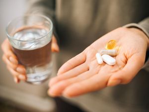 Aturan Minum Vitamin B Complex yang Benar, Boleh Diminum Jam Berapa?